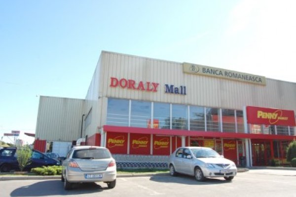 Hoţii care au băgat spaima în 3 judeţe se pregăteau să dea buf-ul la Doraly Mall
